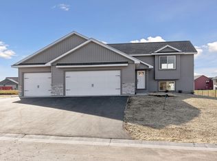 194 Pintail St, Baldwin, WI 54002
