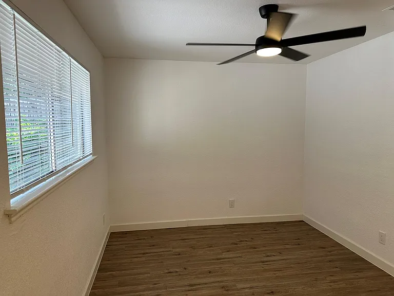 934 Bacliff Dr — Photo 22
