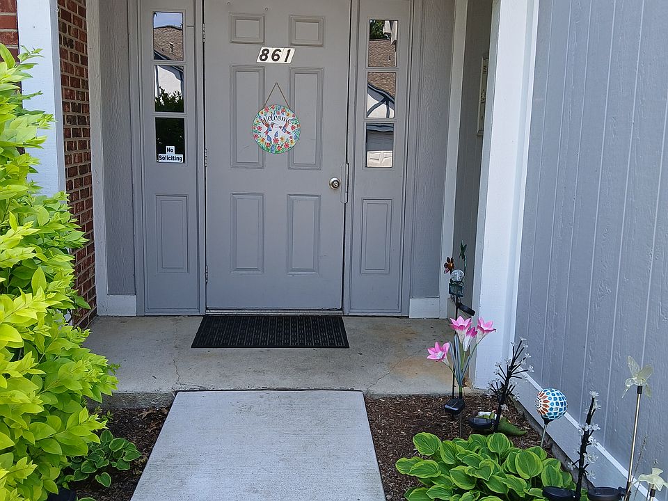 1st image of 861 Yosemite Trl APT B
