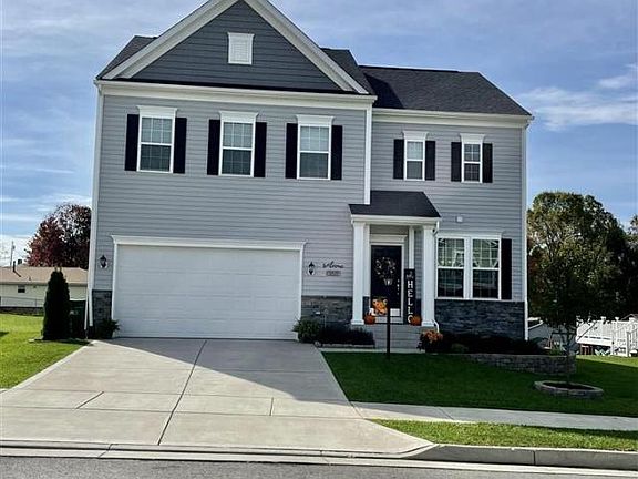 3rd image of 168 Salisbury Cir