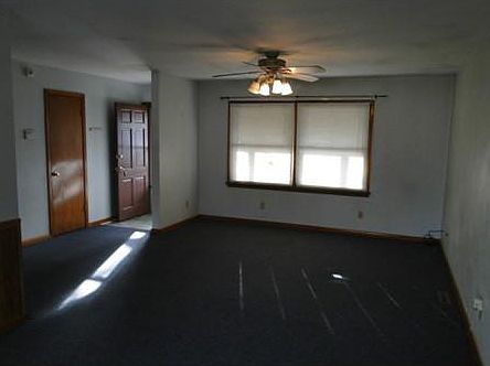 3rd image of 4948 Blackfoot Cres