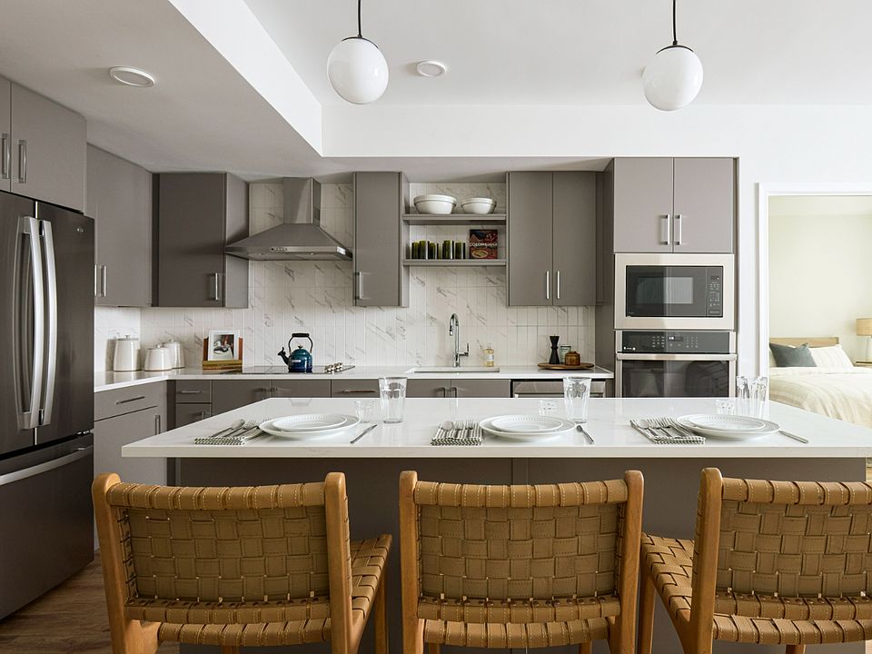 1st image of 3275 Washington Blvd #4925184