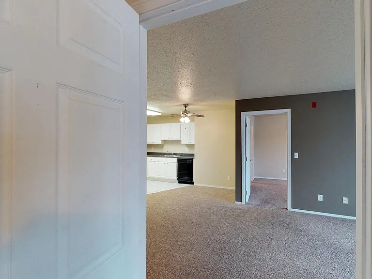 Sierra Vista Apartments — Photo 79