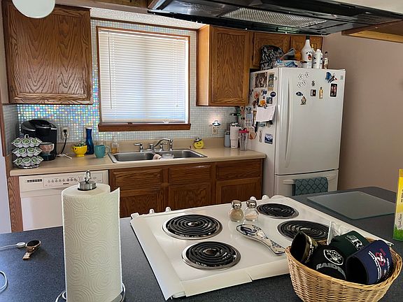 2nd image of 207 Cottonwood Ct