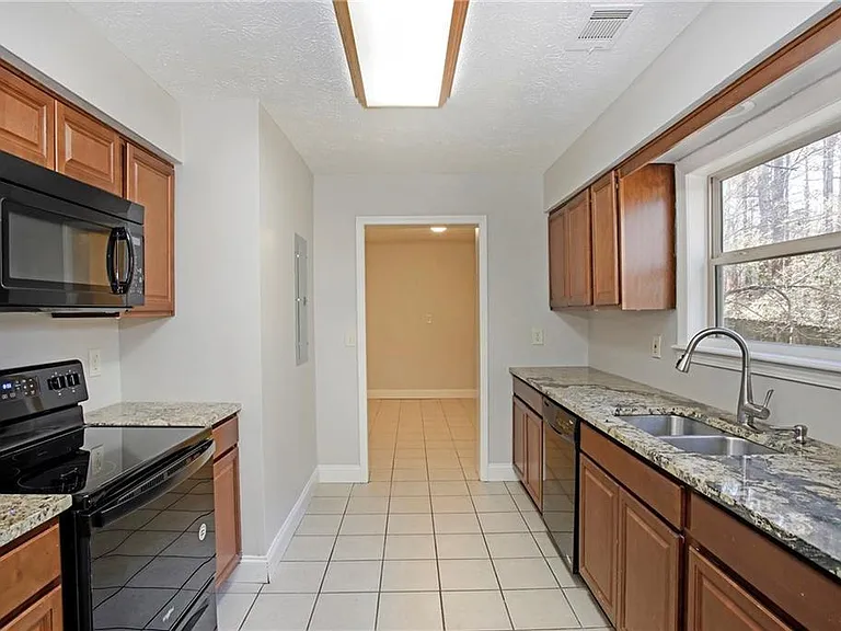 5345 Sugar Ridge Dr — Photo 6