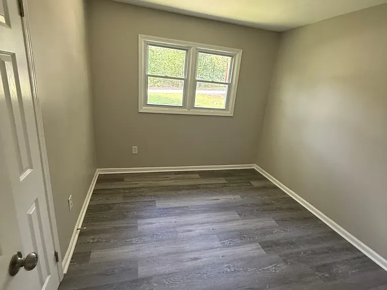 5708 Edwina Dr — Photo 7