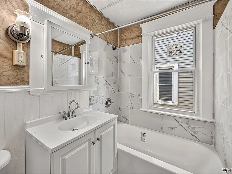 563 Humboldt Pkwy #UPPER — Photo 16