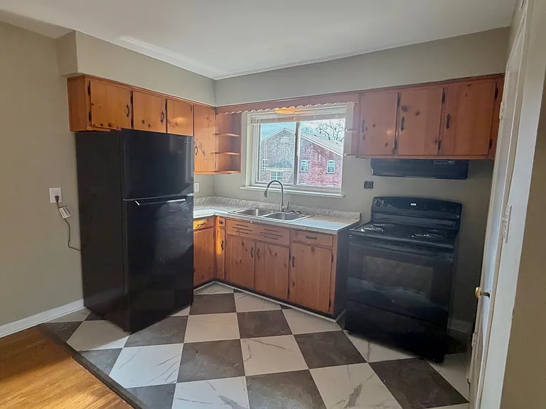 3814-3816 Nanz Ave — Photo 5