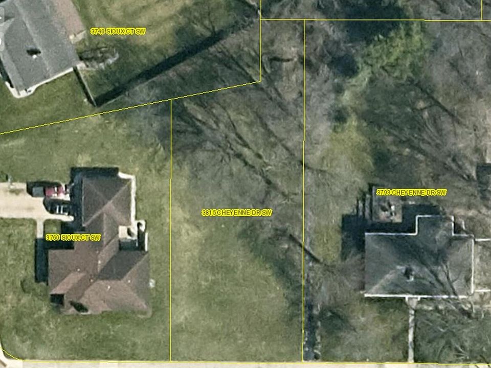2nd image of 3815 Cheyenne Dr SW