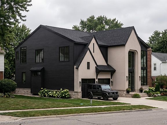 3rd image of 1696 Hazel Ave