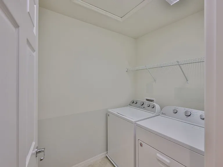9160 Hillcroft Dr — Photo 22
