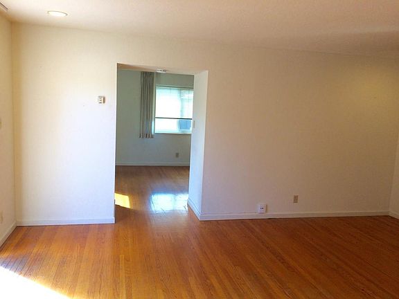 4th image of 1051 Santa Cruz Ave APT 5