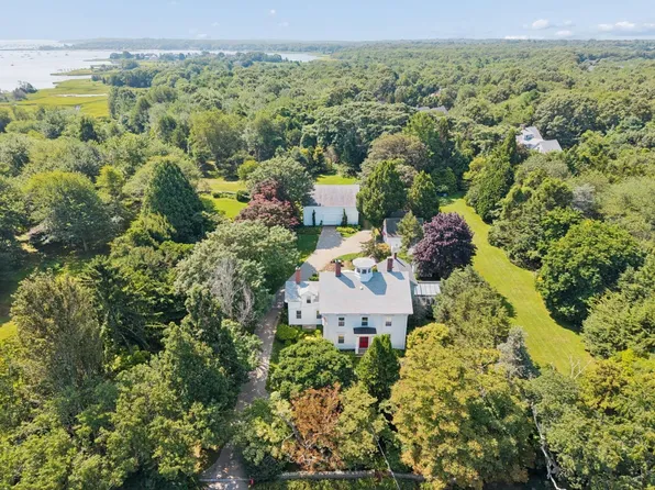 288 Russells Mills Rd, Dartmouth, MA 02748