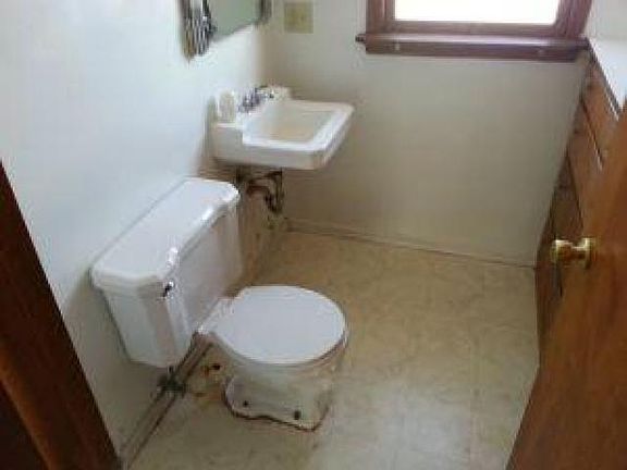 2nd image of 957 Fries Ave