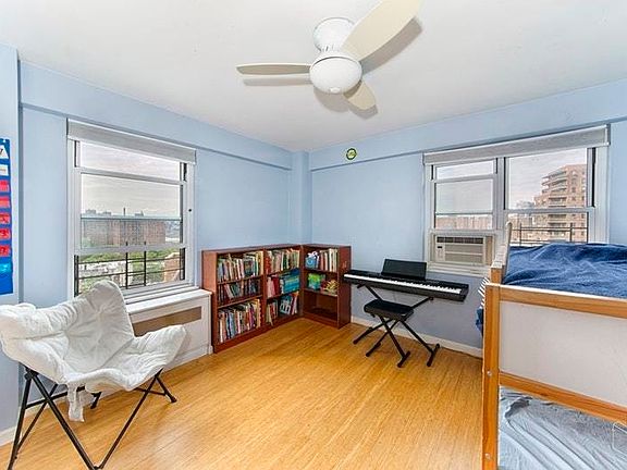 5th image of 413 Grand St APT F1301