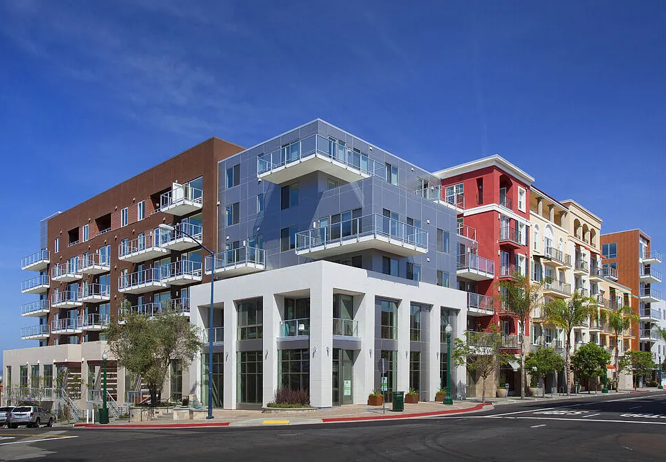 Instrata Little Italy