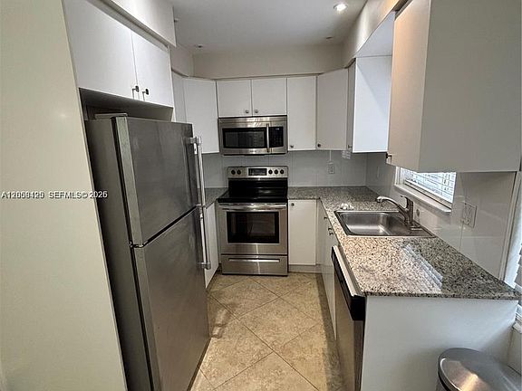 5th image of 1061 NE 34th St #3