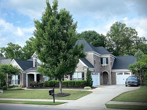 4th image of 2903 Julian Glen Cir