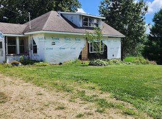 4441 S Pleasant Hill Rd, Elizabeth, IL 61028