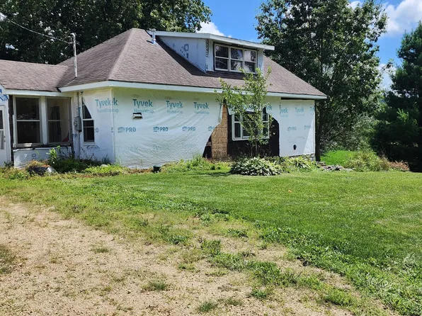 4441 S Pleasant Hill Rd, Elizabeth, IL 61028