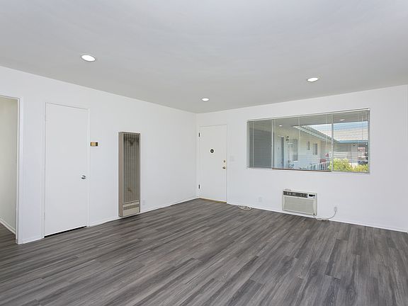 4th image of 660 W Sierra Madre Blvd #U