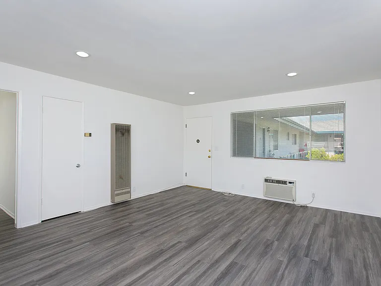 660 W Sierra Madre Blvd #U — Photo 4