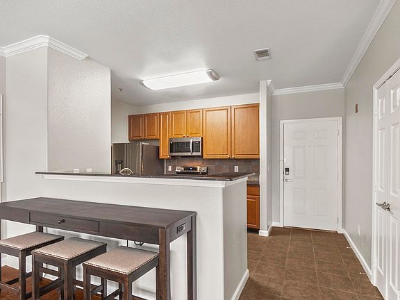 5th image of 600 13th St #824