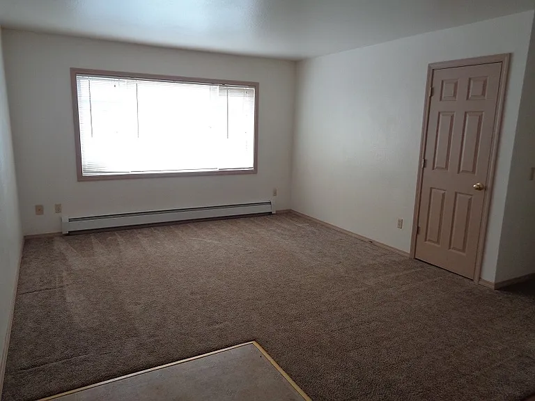900 W Nugget Ave #900 — Photo 2