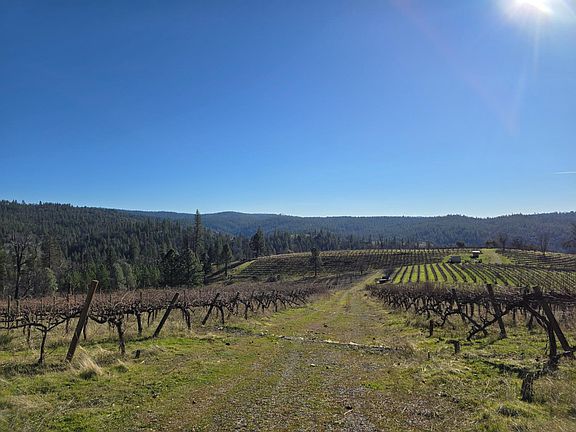 4th image of 5200 Butte Creek Rd