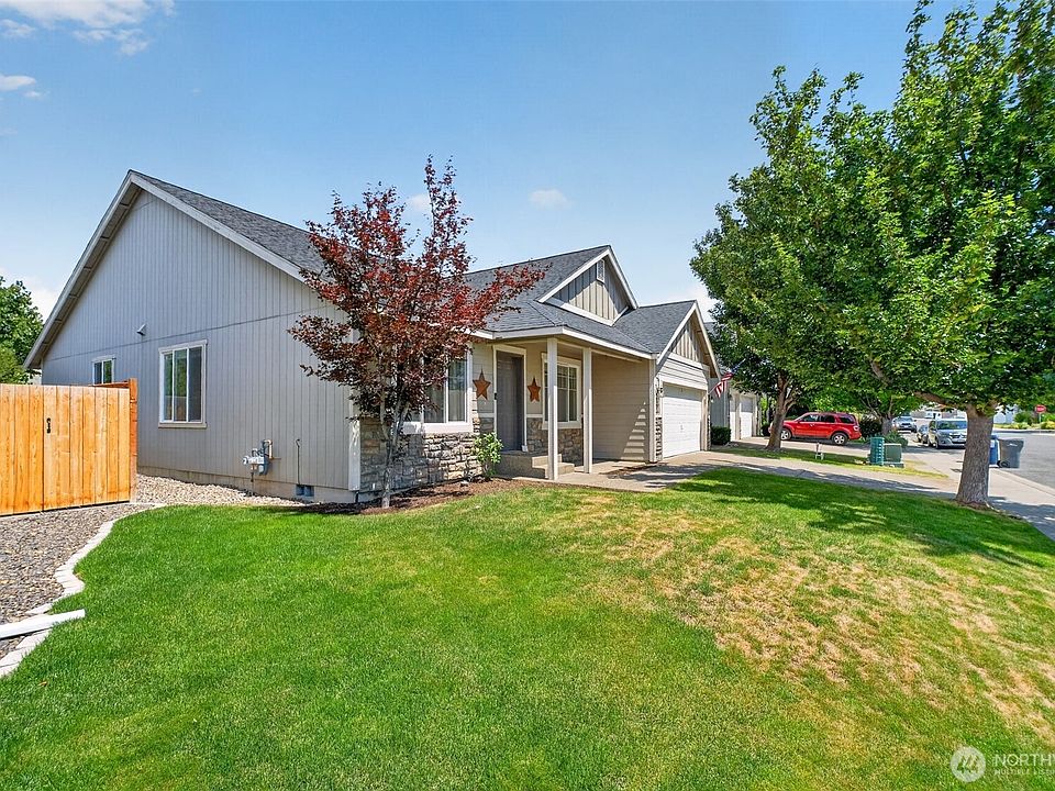 1st image of 107 W 26th Avenue