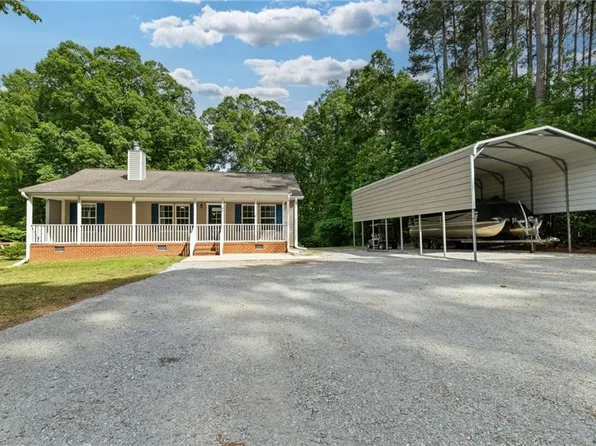 86 Sycamore Ct, Bracey, VA 23919