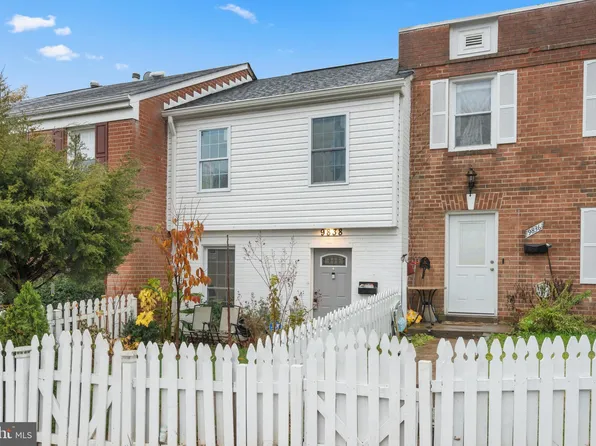 9838 Town Ln, Manassas, VA 20110