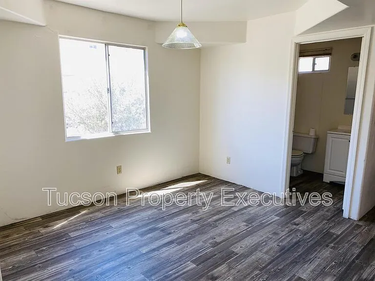 3319 E Presidio Rd #2 — Photo 6