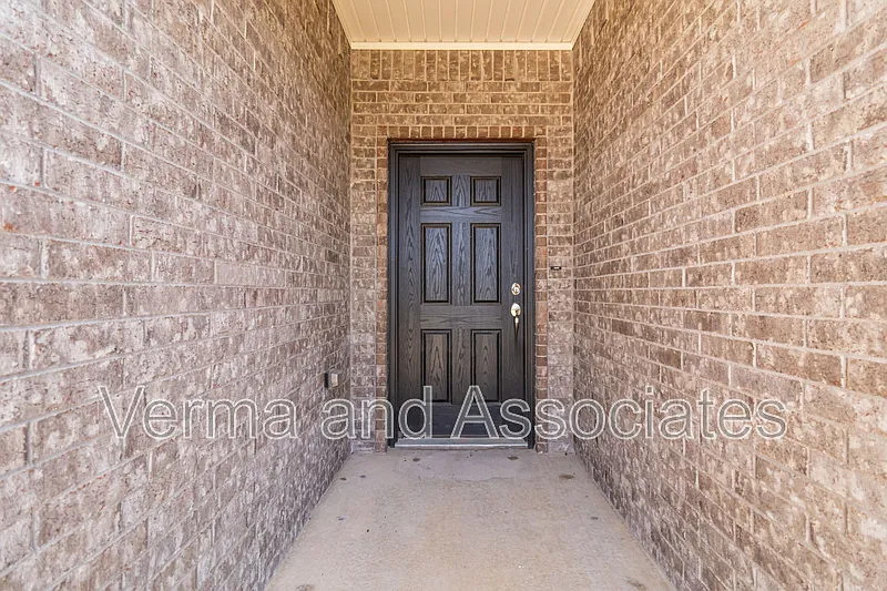 3 bed, 2.0 bath, 1800 sqft, $2,150 — Photo 4