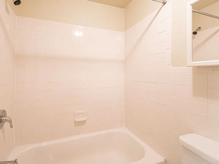 1635 E Passyunk Ave — Photo 9
