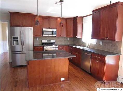 3rd image of 22 Canterbury Ln