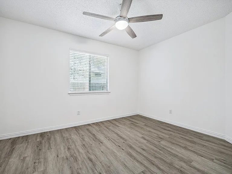 3204 Blazing Star Trl — Photo 11