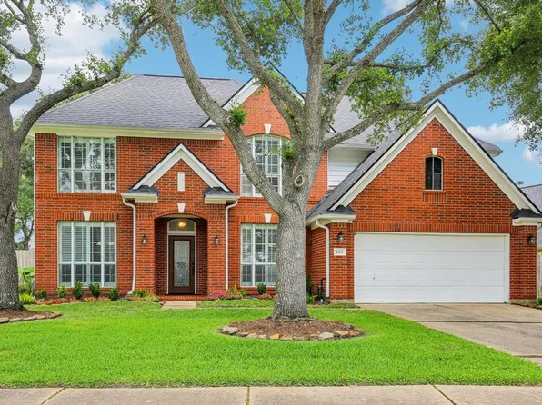 2122 Crimson Lake Lane, League City, TX 77573