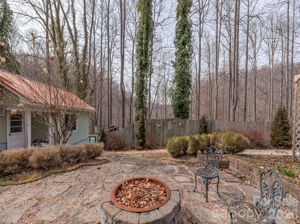 897 Dark Ridge Rd, Sylva, NC 28779