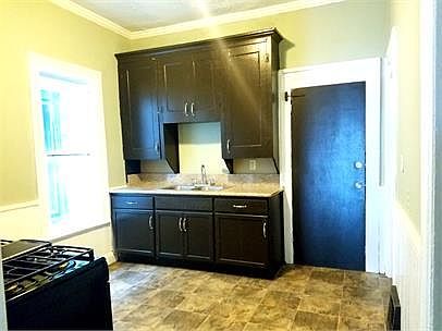 5th image of 464 W Utica St #1