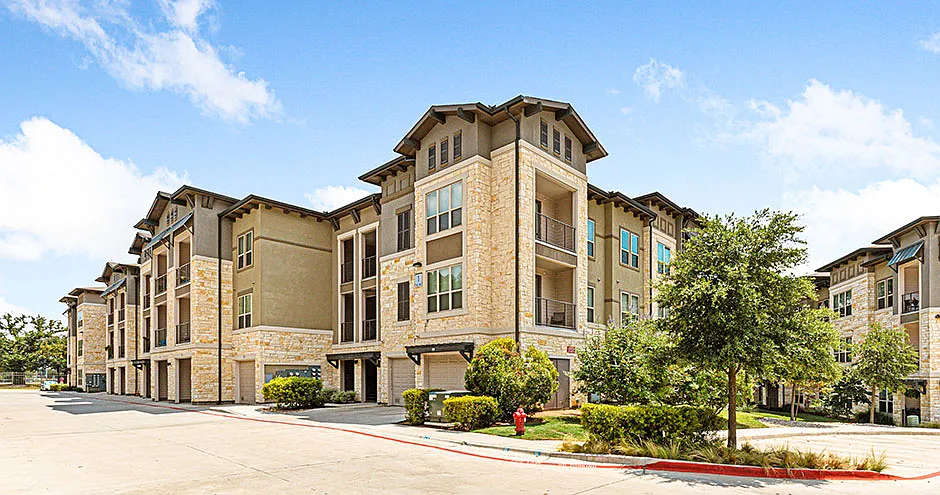 Hickory Creek Ranch Apartments — Photo 2