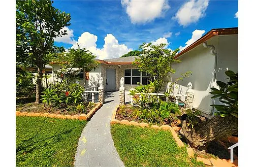 830 SW 50th Ave Photo 1 830 SW 50th Ave Photo 1