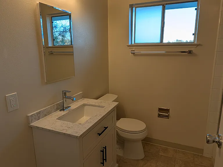 2555-65 Ryan Rd #A-B — Photo 6