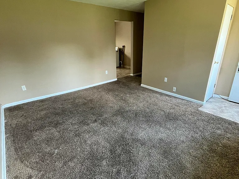 612 Oak St #2 — Photo 4