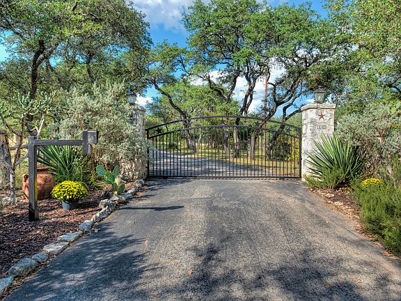 2nd image of 20 Cinco Ln