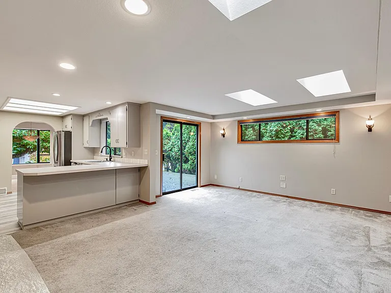 20731 2nd Ave SW — Photo 20