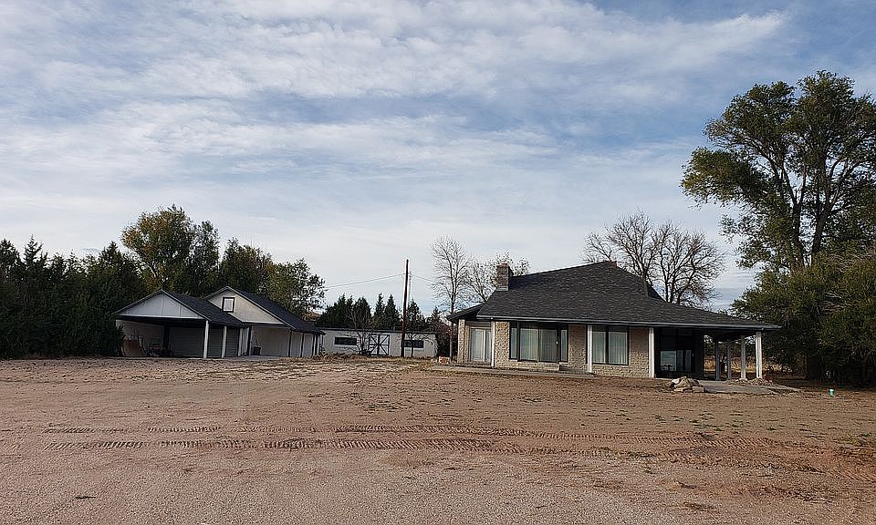 2nd image of 109 9th St