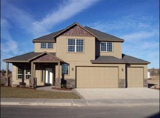 1535 NW Teakwood Ln, Redmond, OR 97756