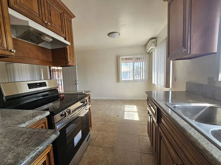 15646 Amar Rd #P — Photo 11