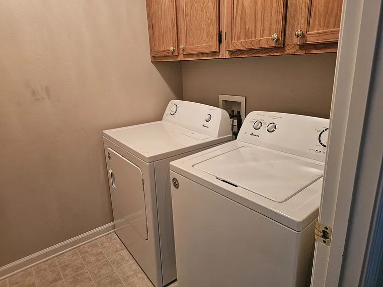 4520 Thompson St — Photo 8